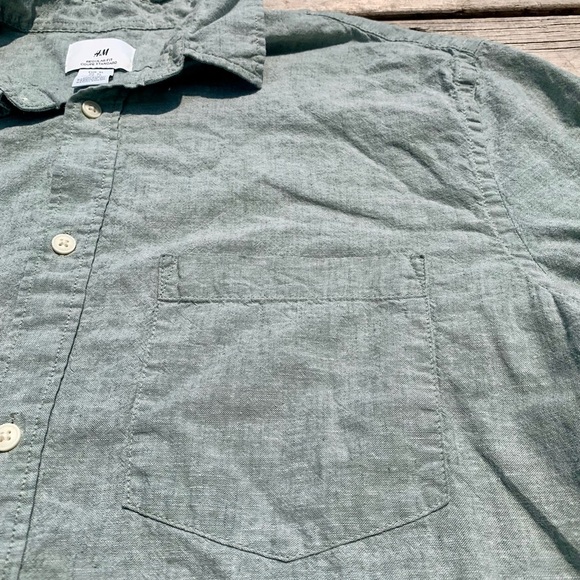 💚 H&M XL Regular Fit Green Button-Up Shirt - Picture 3 of 7